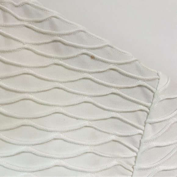 Buff Bunny Collection White Long Sleeve Half Zip Cropped Small Workout Top - Picture 2 of 7